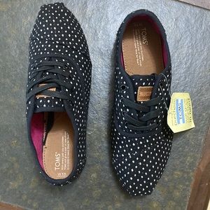 Women’s TOMS Cordones Black Polka Dot Shoes Size 11